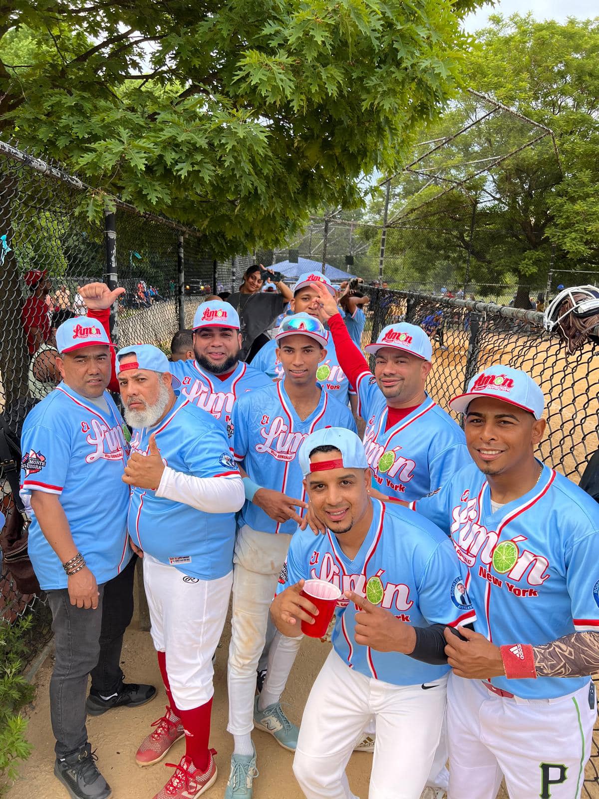 Foto Figureo en Liga de Sóftbol Sijo Delmonte y Consuegra abre su campeonato de verano dedicado al doctor Víctor José Silverio  en la Ciudad de New York…