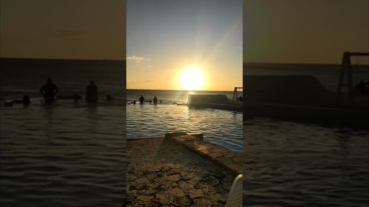 Hermosa canción y la belleza del atardecer en …