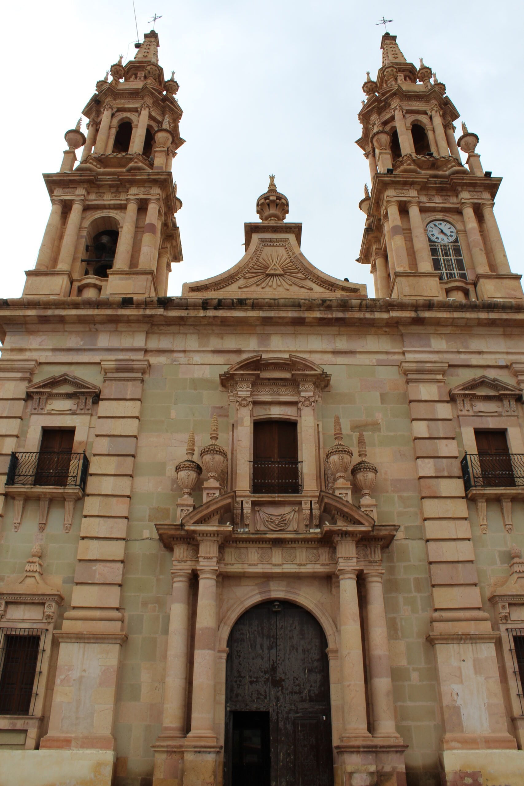 Sacred Spaces: Exploring the Beauty and Significance of Iglesia de Villa González Ortega